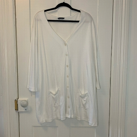 WHITE Cardigan - Picture 1 of 4